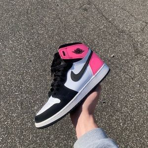 Air Jordan 1 high OG Valentines Day size 7